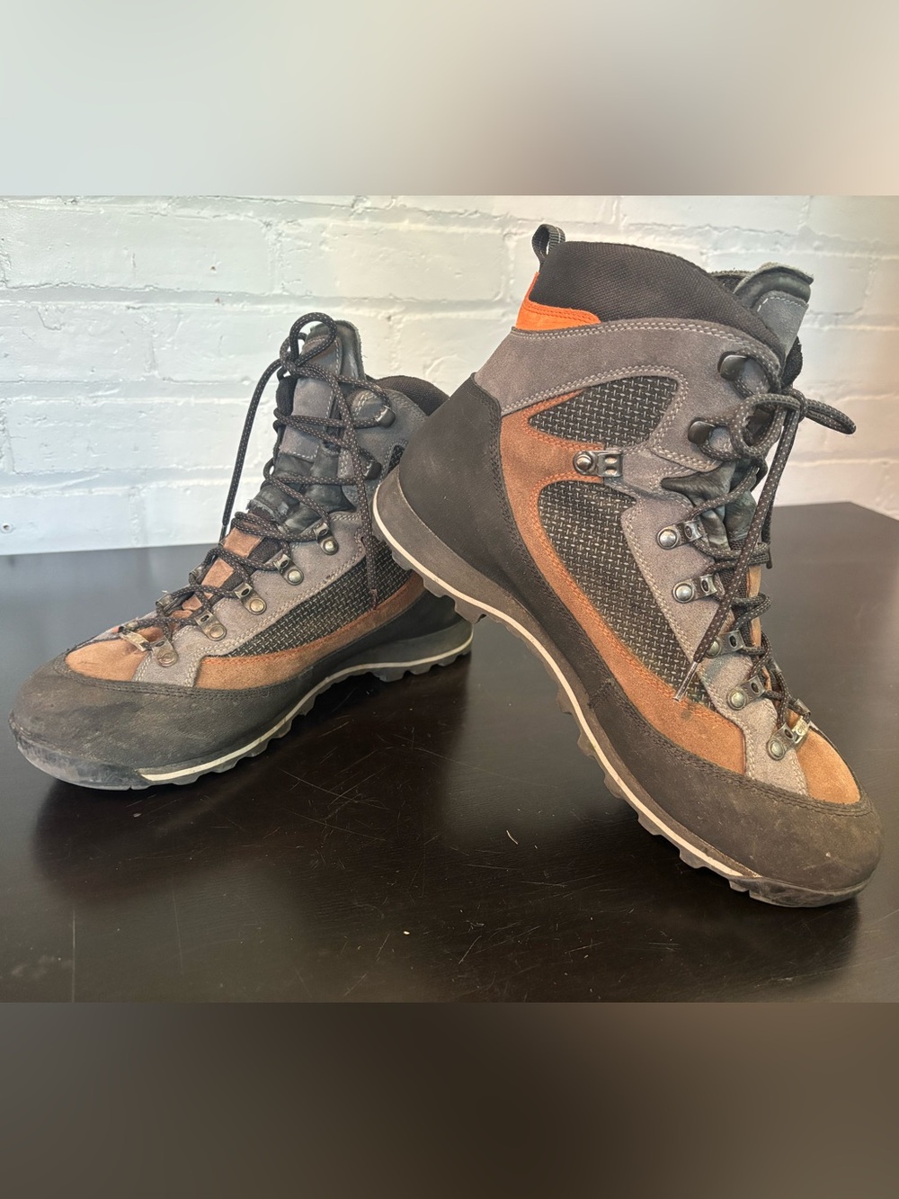 Men's Brown and Gray Trail-Ready Hiking Boots
